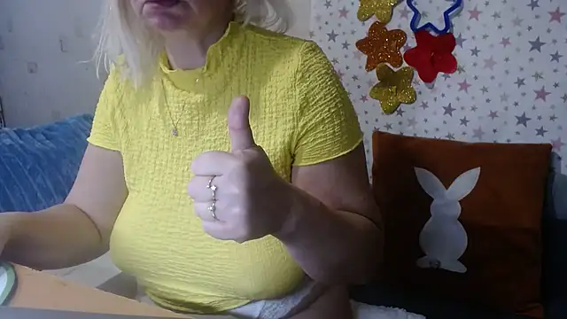 QueenLana online show from 11.15.25