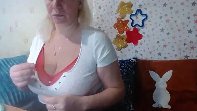 QueenLana online show from 01.07.26