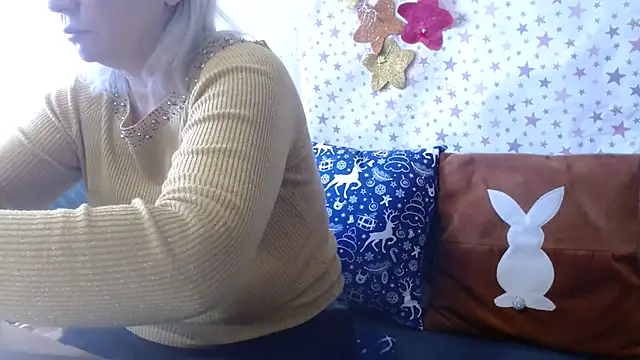 QueenLana online show from 02.10.26