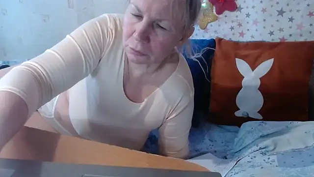 QueenLana online show from 03.06.26