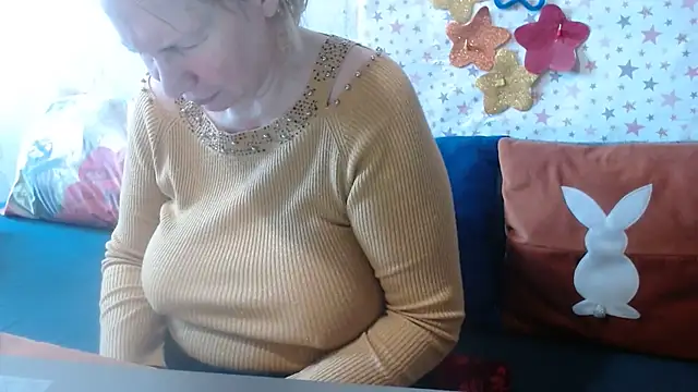 QueenLana online show from 06.02.26