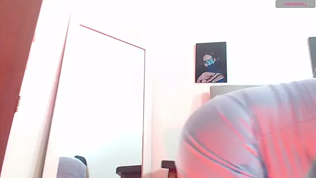 Snapshot of hornystepmommy chatting on 03.05.25 hornystepmommy online show from 03.05.25