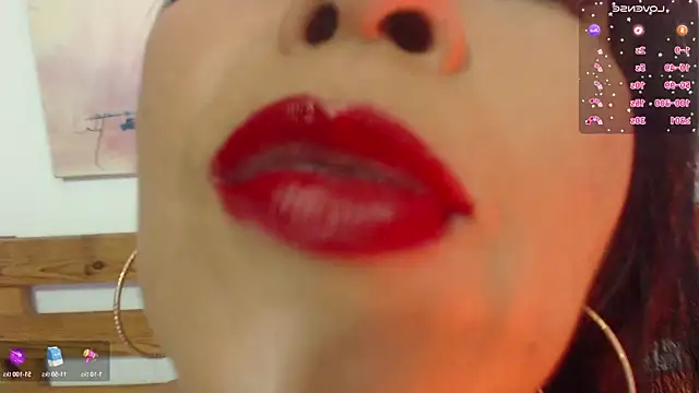 Snapshot of hornystepmommy chatting on 03.18.25 hornystepmommy online show from 03.18.25