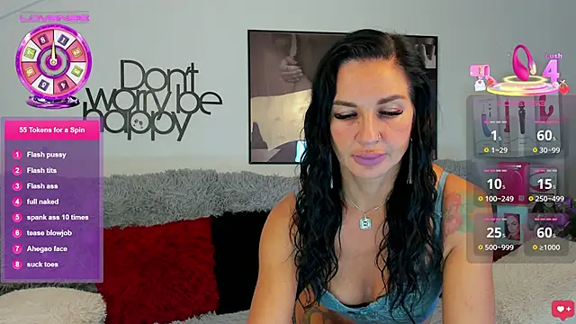 Tara Bloss online show from 11.07.25