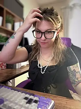 JennKenobi online show from 02.21.25