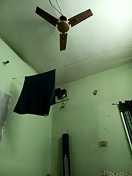 Snapshot of PrabV0319 chatting on 10.28.25 PrabV0319 online show from 10.28.25