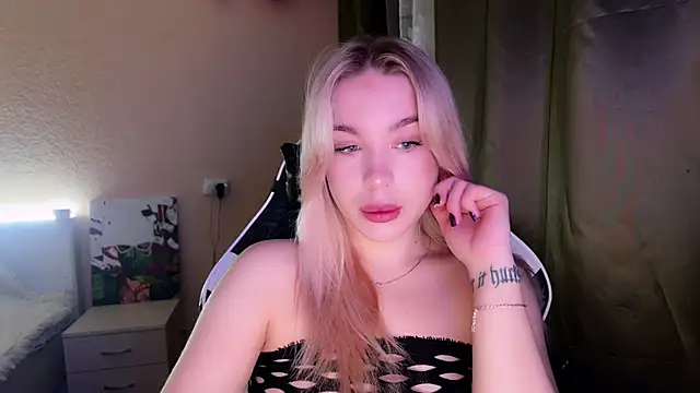 Snapshot of ariashaa chatting on 11.06.25 ariashaa online show from 11.06.25