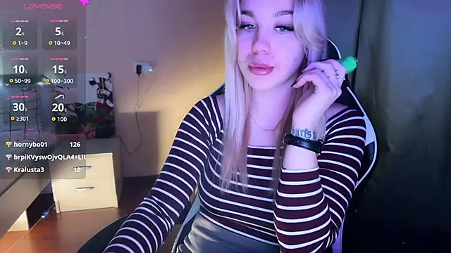 Snapshot of ariashaa chatting on 11.08.25 ariashaa online show from 11.08.25