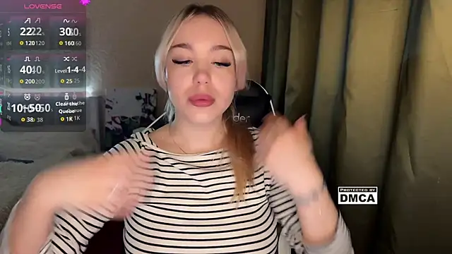 Snapshot of ariashaa chatting on 11.16.25 ariashaa online show from 11.16.25