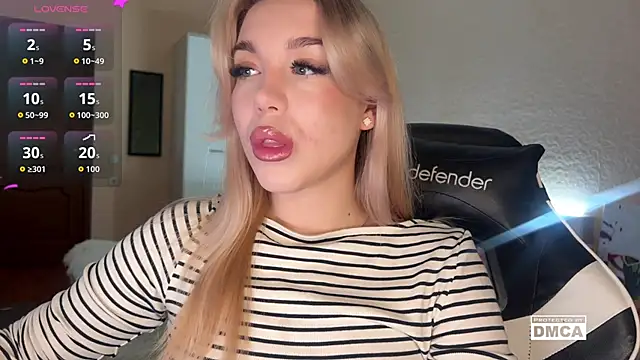 Snapshot of ariashaa chatting on 11.22.25 ariashaa online show from 11.22.25