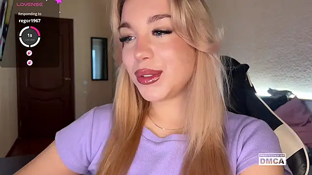 Snapshot of ariashaa chatting on 11.24.25 ariashaa online show from 11.24.25