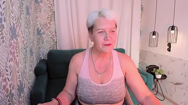 Snapshot of KathySunn chatting on 06.14.26 KathySunn online show from 06.14.26