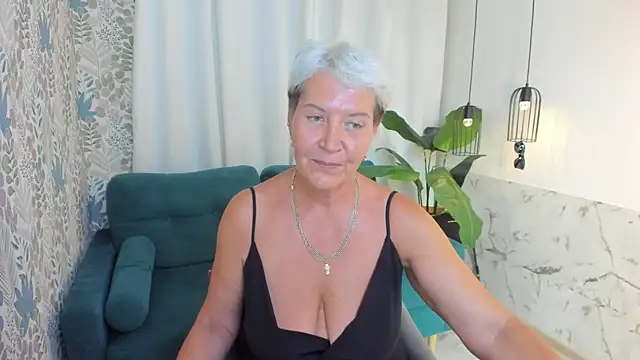 Snapshot of KathySunn chatting on 07.18.26 KathySunn online show from 07.18.26