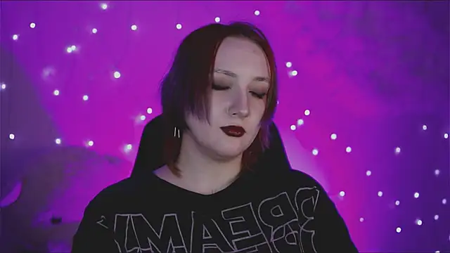 AsheLucker online show from 12.21.24