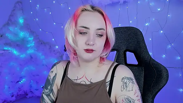 AsheLucker online show from 02.24.25