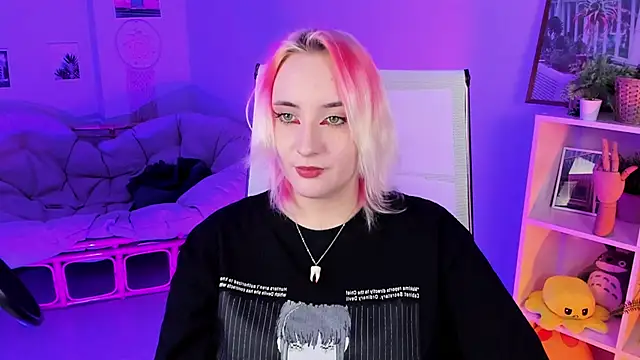 AsheLucker online show from 03.13.25