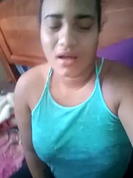 Hilarybunnyy online show from 02.20.25