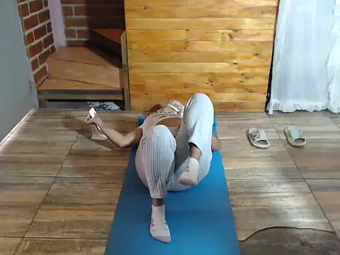 Hilarybunnyy online show from 03.16.26