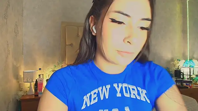 Snapshot of nini_love01 chatting on 02.03.25 nini love01 online show from 02.03.25