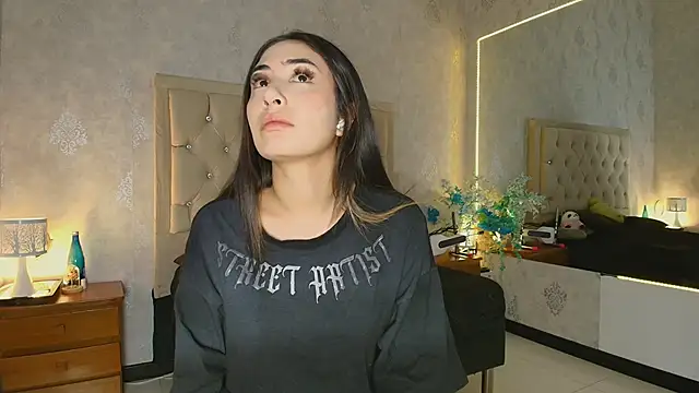 Snapshot of nini_love01 chatting on 03.14.25 nini love01 online show from 03.14.25