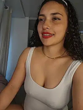 Snapshot of Lucy_Marin chatting on 04.23.26 Lucy Marin online show from 04.23.26