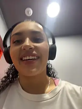 Snapshot of Lucy_Marin chatting on 05.21.26 Lucy Marin online show from 05.21.26