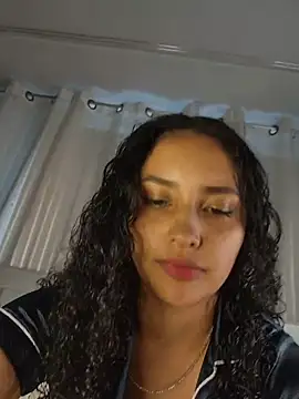 Snapshot of Lucy_Marin chatting on 06.05.26 Lucy Marin online show from 06.05.26