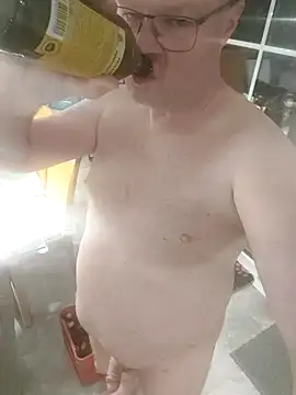 Snapshot of slavedh chatting on 03.18.26 slavedh online show from 03.18.26