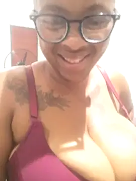 Snapshot of CuteHoney92 chatting on 01.05.26 CuteHoney92 online show from 01.05.26