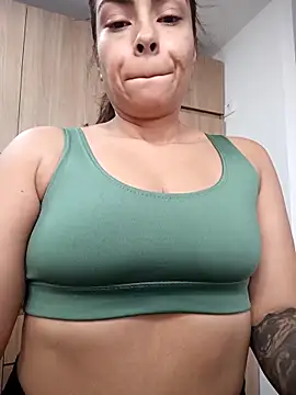 Snapshot of Ivanna2 chatting on 11.06.25 Ivanna2 online show from 11.06.25