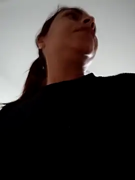 Snapshot of Ivanna2 chatting on 11.23.25 Ivanna2 online show from 11.23.25