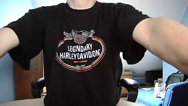 Snapshot of Niko_slave chatting on 02.14.25 Niko slave online show from 02.14.25