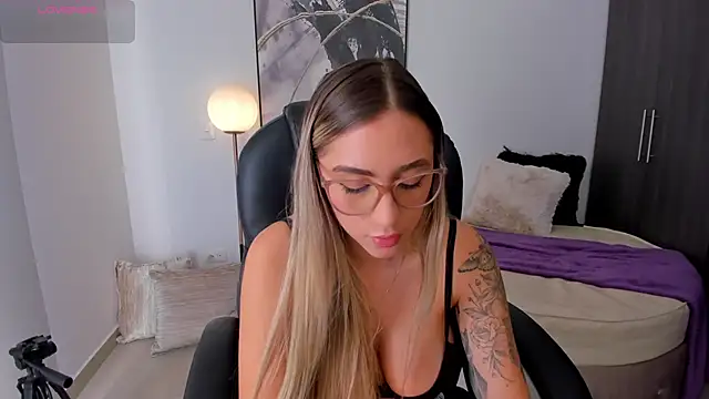 Snapshot of StacyConner chatting on 01.21.25 StacyConner online show from 01.21.25
