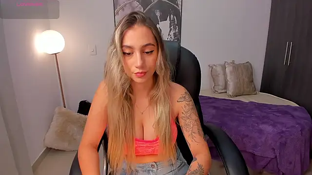 Snapshot of StacyConner chatting on 03.18.25 StacyConner online show from 03.18.25