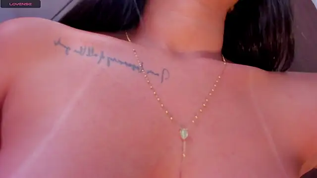 VictoriaLeia online show from 12.21.24