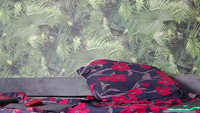 Snapshot of Alison_Drew chatting on 02.25.25 Alison Drew online show from 02.25.25