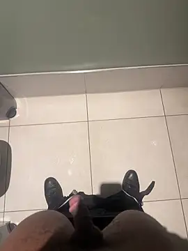 chocolatelongstrokes online show from 04.04.26