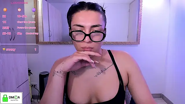 Snapshot of EricaVanderhill chatting on 06.13.26 EricaVanderhill online show from 06.13.26