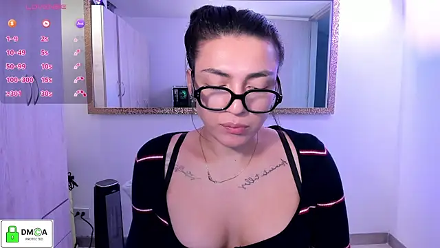 Snapshot of EricaVanderhill chatting on 06.14.26 EricaVanderhill online show from 06.14.26