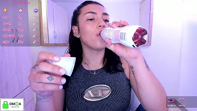 Snapshot of EricaVanderhill chatting on 06.28.26 EricaVanderhill online show from 06.28.26