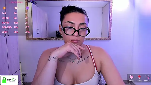 Snapshot of EricaVanderhill chatting on 07.06.26 EricaVanderhill online show from 07.06.26