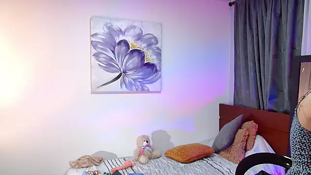 Snapshot of vanessabrown_ chatting on 01.04.25 vanessabrown online show from 01.04.25