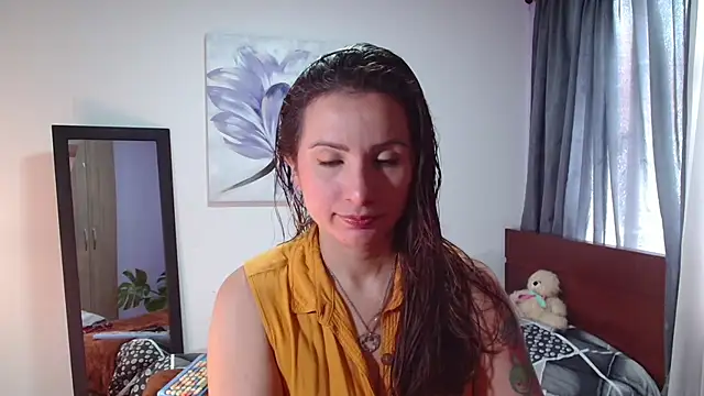 Snapshot of vanessabrown_ chatting on 02.15.25 vanessabrown online show from 02.15.25