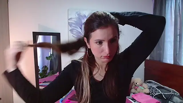 Snapshot of vanessabrown_ chatting on 02.19.25 vanessabrown online show from 02.19.25