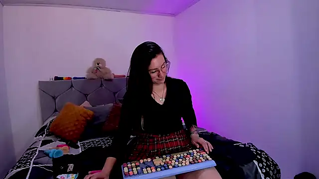 Snapshot of vanessabrown_ chatting on 09.29.25 vanessabrown online show from 09.29.25