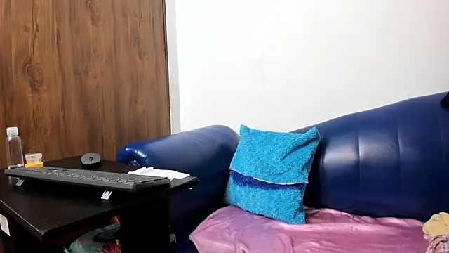 Snapshot of Mature_Skinny chatting on 10.25.25 Mature Skinny online show from 10.25.25