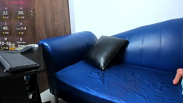 Snapshot of Mature_Skinny chatting on 11.19.25 Mature Skinny online show from 11.19.25