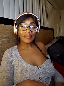 lollycoco online show from 12.04.25