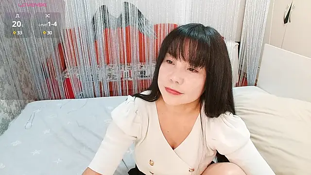 Snapshot of MissValday chatting on 02.06.25 MissValday online show from 02.06.25