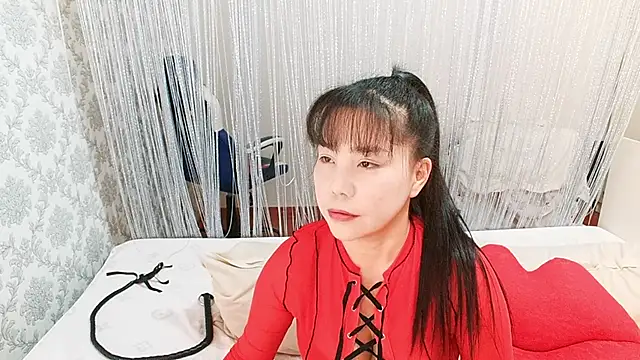 Snapshot of MissValday chatting on 03.21.25 MissValday online show from 03.21.25